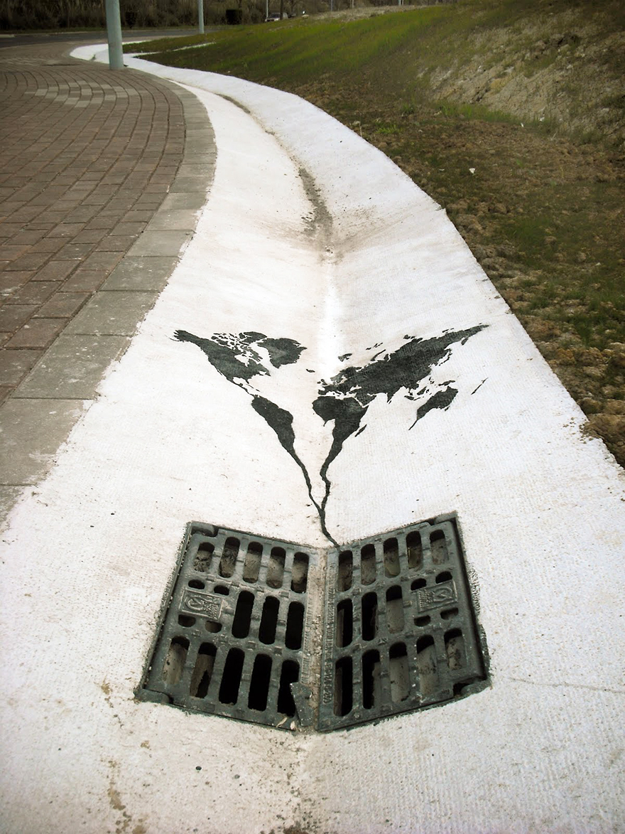 World Going Down The Drain, Spain