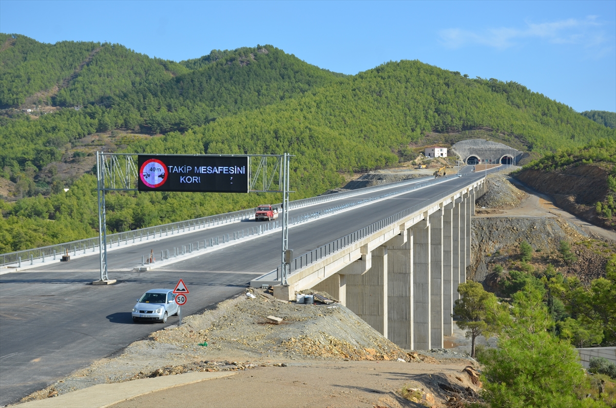 Akdeniz Sahil Yolu Projesi ilerliyor