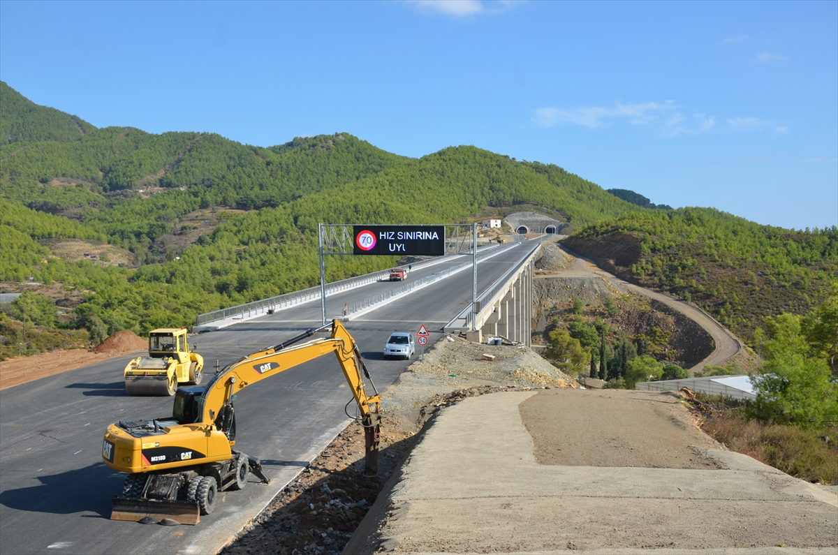 Akdeniz Sahil Yolu Projesi ilerliyor